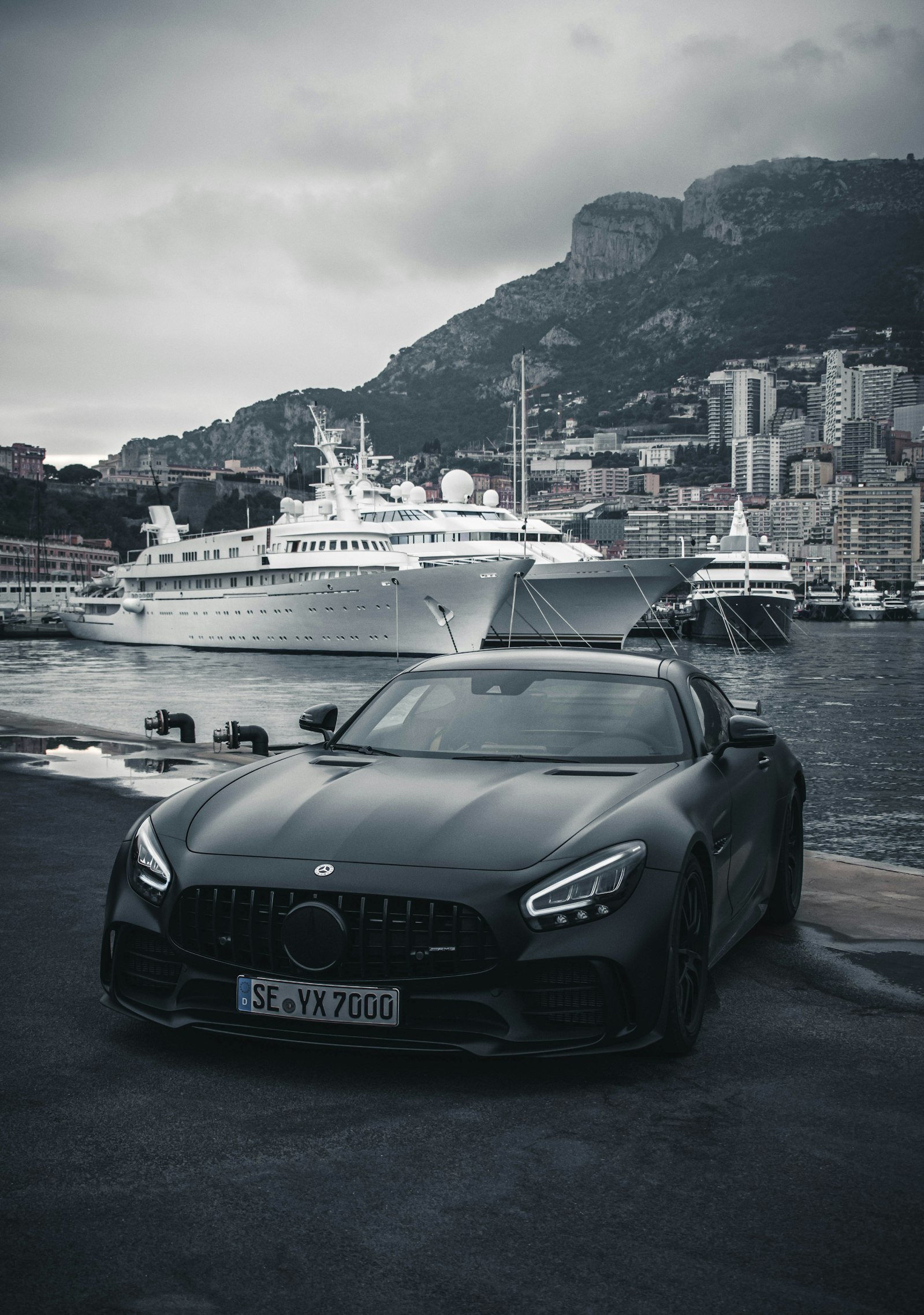 RivieraRent Luxury Car